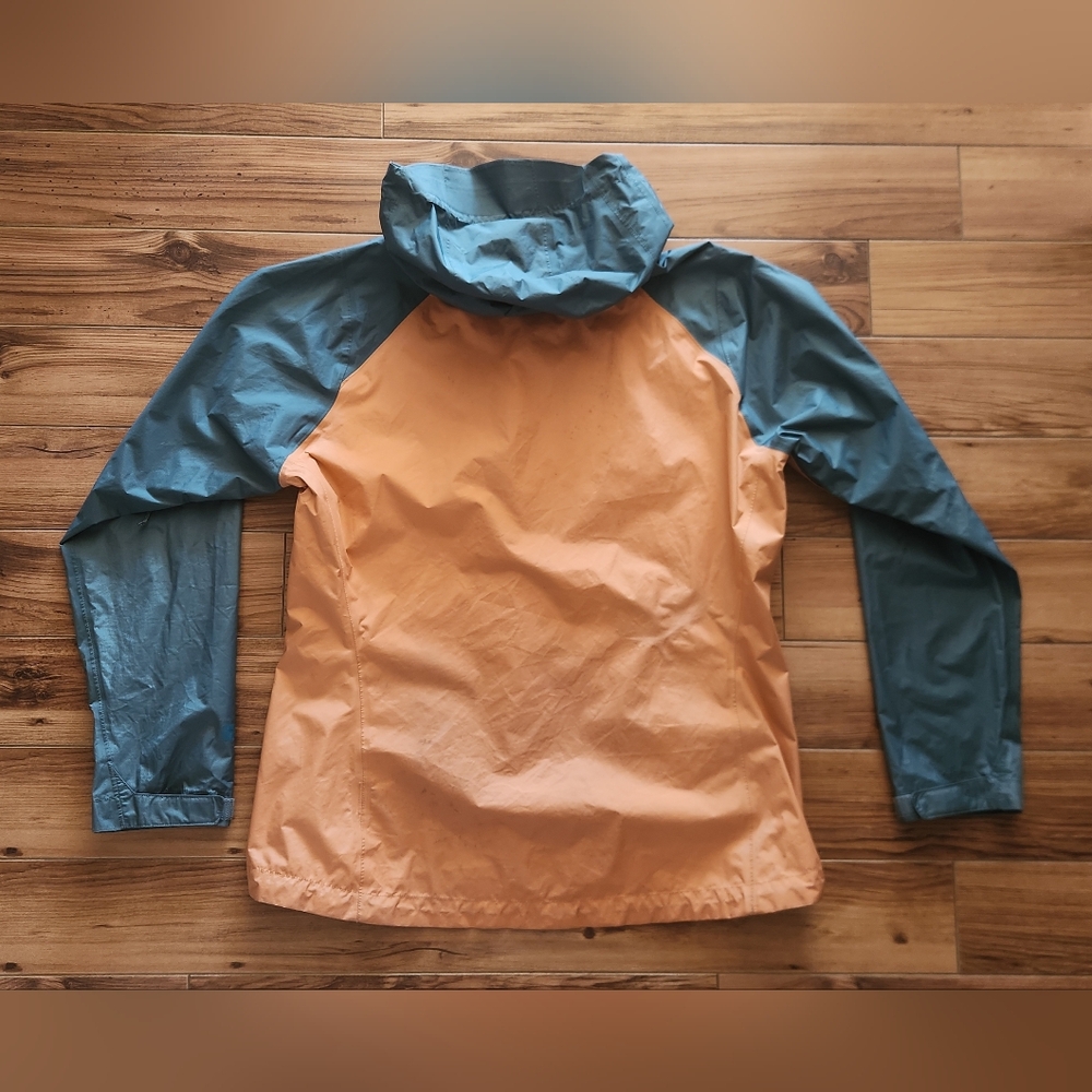 Patagonia Teal and Peach Lightweight Hooded Jacket - Picture 4 of 13